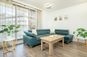 Duży Apartament z Parkingiem i Balkonem w Kołobrzegu by Noclegi Renters